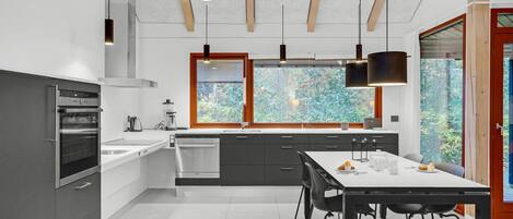 Fridge, dishwasher, coffee/tea maker