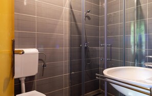 Shower - Amazing home in Stokovci (Stokovci)