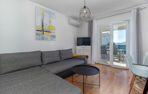 TV - 2 bedroom awesome apartment in Dramalj (Dramalj)