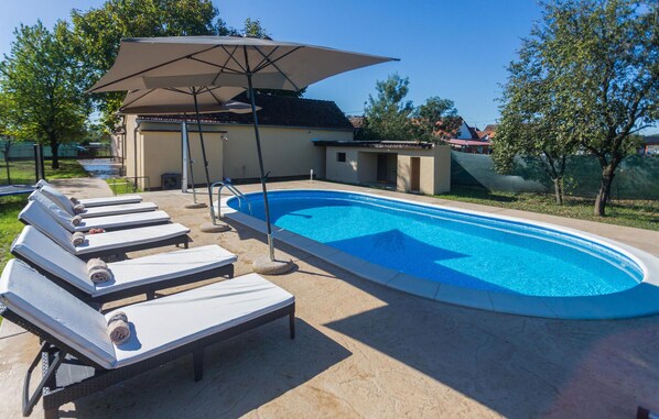Piscine extérieure, piscine chauffée