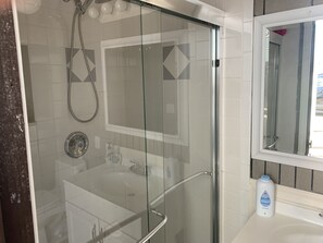 Shower, towels, soap, toilet paper - FABULOUS BEACH HOUSE- 7 Bedrooms,Heated Pool,12 BeachBadges,9 Car Driveway (Point Pleasant Beach)