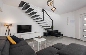 Smart TV, foosball - 4 bedroom lovely home in Zuzici (Zuzici)