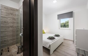 4 Schlafzimmer, Reisekinderbett, kostenloses WLAN, Bettwäsche