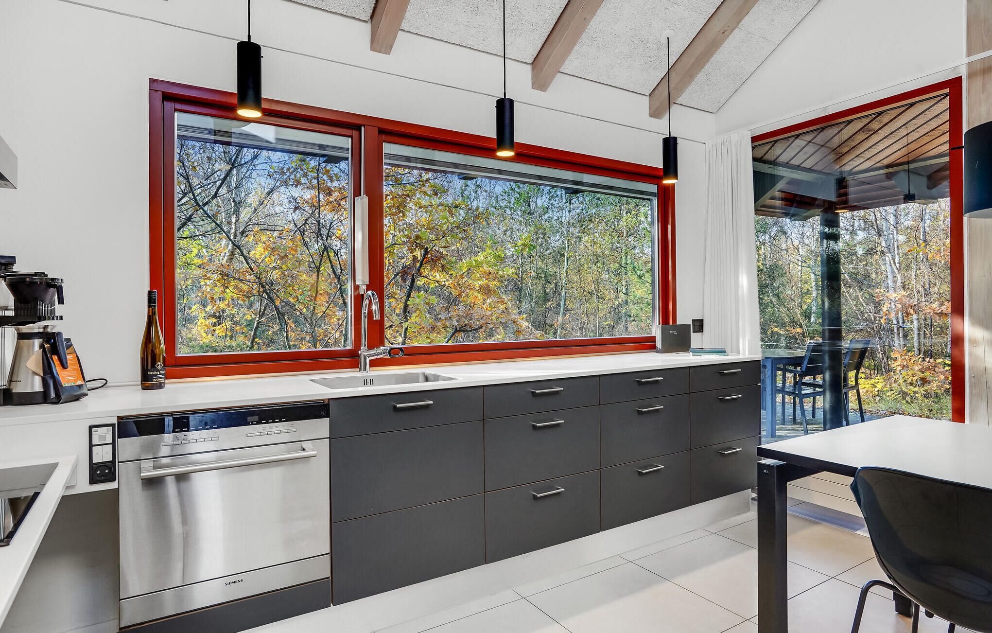 Fridge, dishwasher, coffee/tea maker