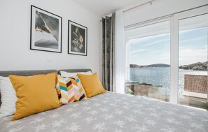 5 bedrooms, free WiFi, bed sheets
