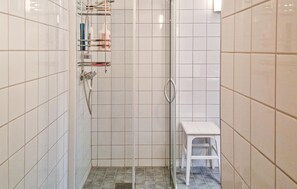 Shower - 4 bedroom beautiful home in Farsund (Farsund)