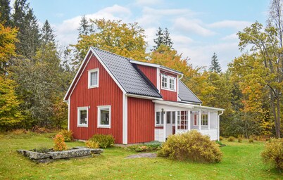 Awesome home in Bredaryd with kitchen