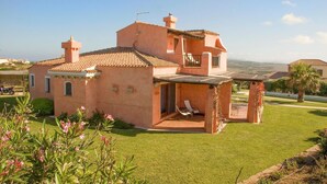 Exterior - Awesome home in Punta Su Turrione (Punta Su Turrione)
