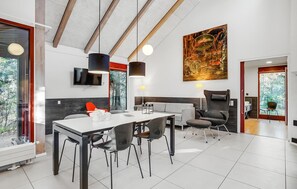 Interior - Nice home in Grenaa with kitchen (Grenaa)