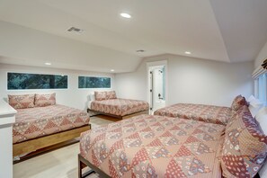 4 多间卧室、熨斗/熨衣板、免费 WiFi、床单