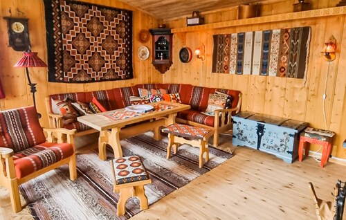 Stunning home in Uvdal with WiFi