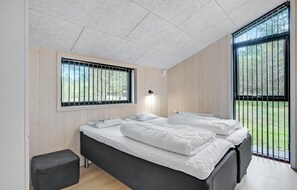 5 عدّة غرف نوم وسرير سفر وواي فاي مجانًا