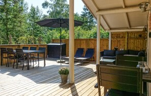 Outdoor dining - Gorgeous home in Aakirkeby with WiFi (Aakirkeby)