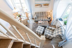 テレビ、DVD プレーヤー