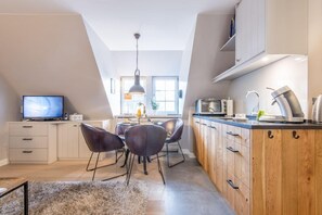 Kühlschrank, Ofen, Herdplatte, Geschirrspüler