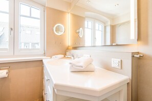 Immagine non classificata, 3 di 42, pulsante