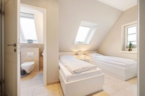 2 Schlafzimmer, Zimmersafe, Bügeleisen/Bügelbrett, WLAN