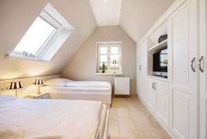 2 bedrooms, in-room safe, iron/ironing board, WiFi