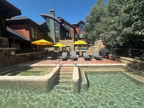 Outdoor pool, a heated pool - Luxury 2 bed,  2 bath condo minutes from the slopes and on the lake!  (Avon)