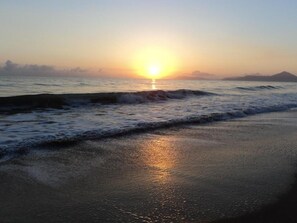Beach nearby - Beachfront  (Yorkeys Knob)