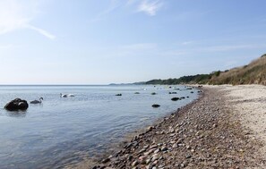 Beach nearby - Amazing home in Aakirkeby with WiFi (Aakirkeby)