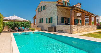Beautiful home in Vodice with sauna