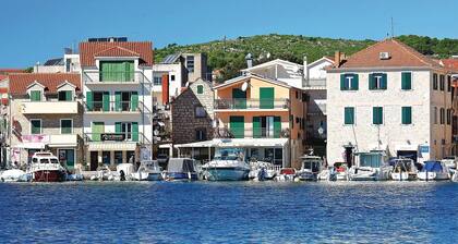 Schönes Haus in Vodice mit Sauna