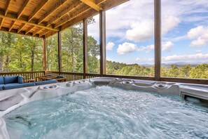 Outdoor spa tub - Baby Blue Ridge | Morganton, Ga (Morganton)