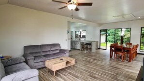 Unclassified image, 4 of 63, button - 5 BR Rainforest Retreat 5 Minutes from Town! (La Fortuna)