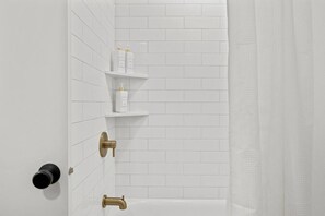 Shower, hair dryer, towels - Gorgeous, Updated 3 Bed Golf Course Home w/ Views (Meridian)