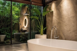 Elite Cabin | Bathroom - Twilight Forest (New Taipei City)