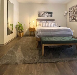 1 habitación, tabla de planchar con plancha, wifi y ropa de cama 