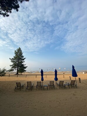 Beach - The King’s Beach Retreat: Luxury Waterfront Condo (Kings Beach)