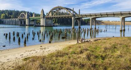 *New Listing* Beautiful Condo in Historic Old Town Florence.Walk to The Marina, Restaurants, pets ok