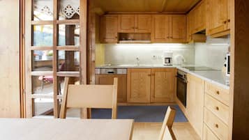 Réfrigérateur, micro-ondes, lave-vaisselle, bouilloire électrique