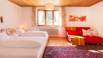 2 Schlafzimmer, Zimmersafe, Schreibtisch, WLAN