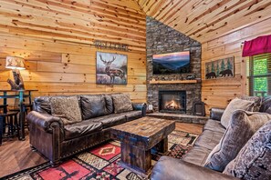 Smart TV, caminetto, videogiochi, tavolo da calcetto