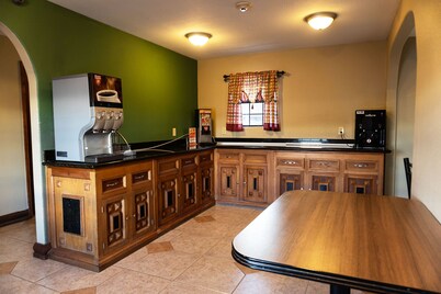 Sky Palace Inn Anthony - Comfort 2 Queen Bed Non Smoking