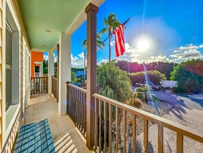 Unclassified image, 2 of 37, button - Seas the Day  3bed/2.5bath Modern Townhome with Swim Spa in Marathon (Marathon)