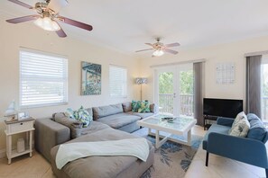 Unclassified image, 3 of 37, button - Seas the Day  3bed/2.5bath Modern Townhome with Swim Spa in Marathon (Marathon)