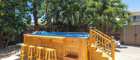 Outdoor spa tub