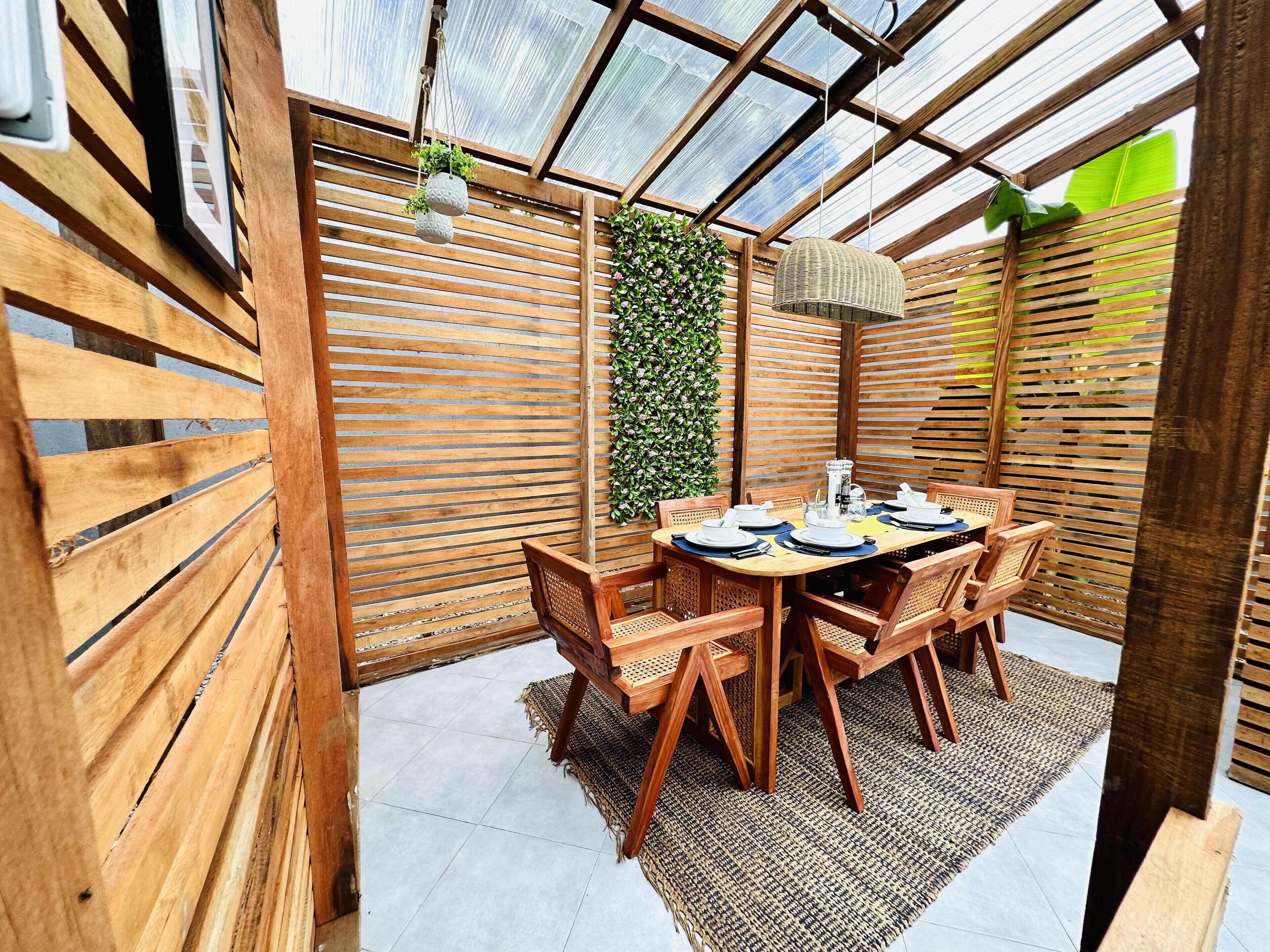Villa | Dining