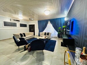 30 inci televisyen dengan digital 