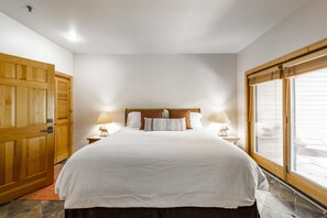 2 bedrooms, iron/ironing board, travel cot, free WiFi