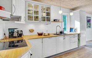 Kühlschrank, Ofen, Herdplatte, Geschirrspüler