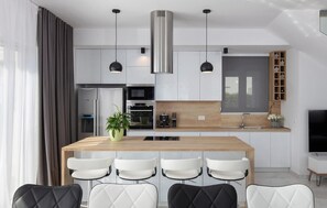 Fridge, oven, dishwasher, coffee/tea maker - Beautiful home in Razanj with sauna (Razanj)