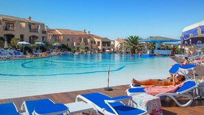 Pool - Stunning apartment in Punta Su Turrione (Punta Su Turrione)