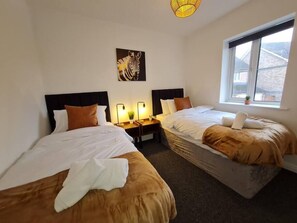 3 soverom, strykejern/-brett, wi-fi (inkludert) og sengetøy