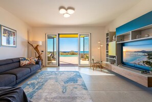 Smart TV, books, offices - Alghero Spectacular sea view, for exclusive use, villa with private pool (Alghero)