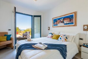 3 bedrooms, iron/ironing board, travel crib, free WiFi